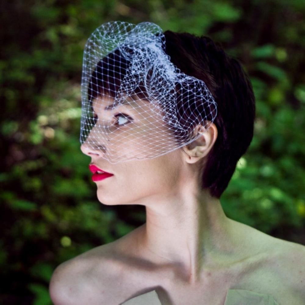 New Handmade Birdcage Russian Net Wedding Veil - Picture 2 of 3